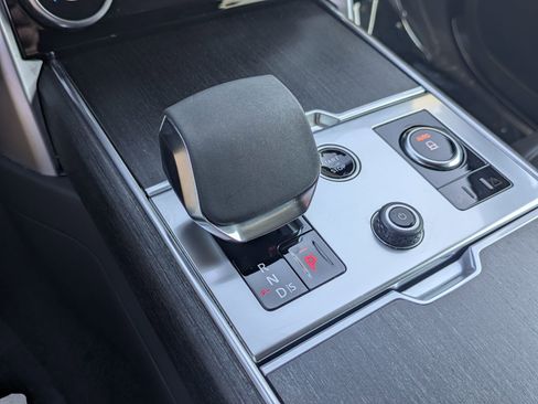 Used 2023 Land Rover Range Rover SE image 17