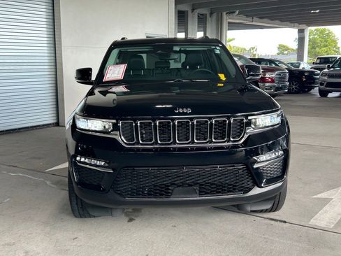 Used 2023 Jeep Grand Cherokee Limited image 2