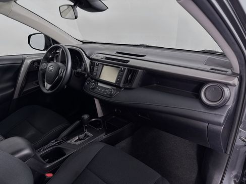 Used 2018 Toyota RAV4 XLE image 27