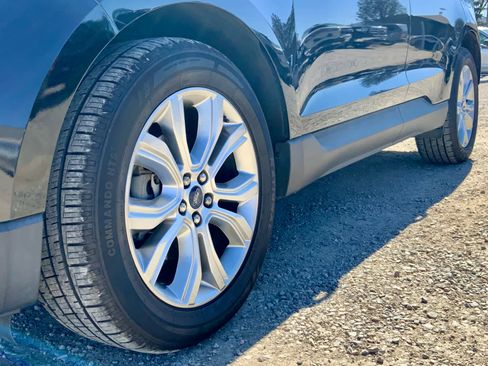 Used 2019 Ford Edge Titanium image 13