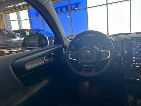 Used 2026 Volvo XC40 B5 Core w/ Climate Package image 23