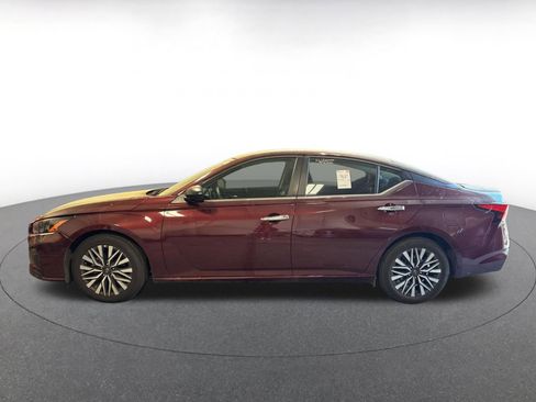 Used 2025 Nissan Altima 2.5 SV image 4