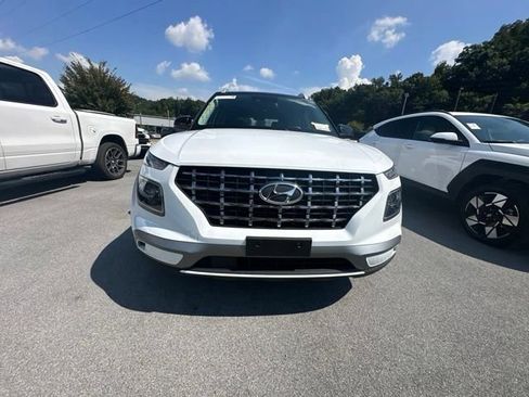 Used 2022 Hyundai Venue Limited FWD image 27