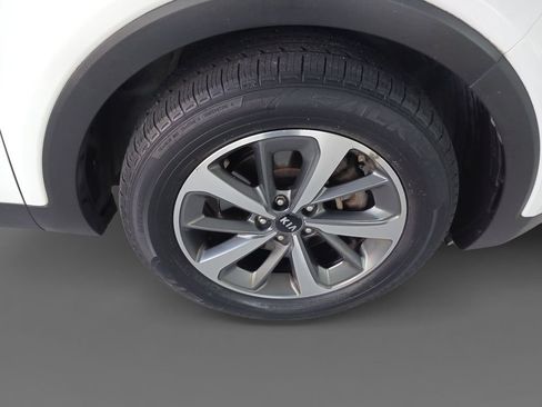 Used 2019 Kia Sorento EX FWD image 16