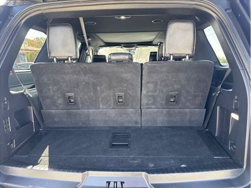 Used 2018 Ford Expedition Limited w/ Equipment Group 301A AWD/4WD image 15