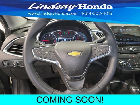Used 2017 Chevrolet Malibu LT FWD image 14
