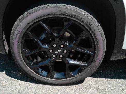 Certified 2024 Chevrolet Traverse RS w/ LPO, Floor Liner Package AWD/4WD image 31