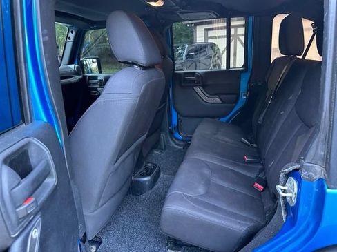 Used 2015 Jeep Wrangler Unlimited Sport w/ Quick Order Package 24S AWD/4WD image 6