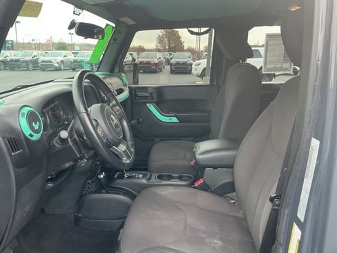 Used 2017 Jeep Wrangler Unlimited Sport w/ Connectivity Group image 12