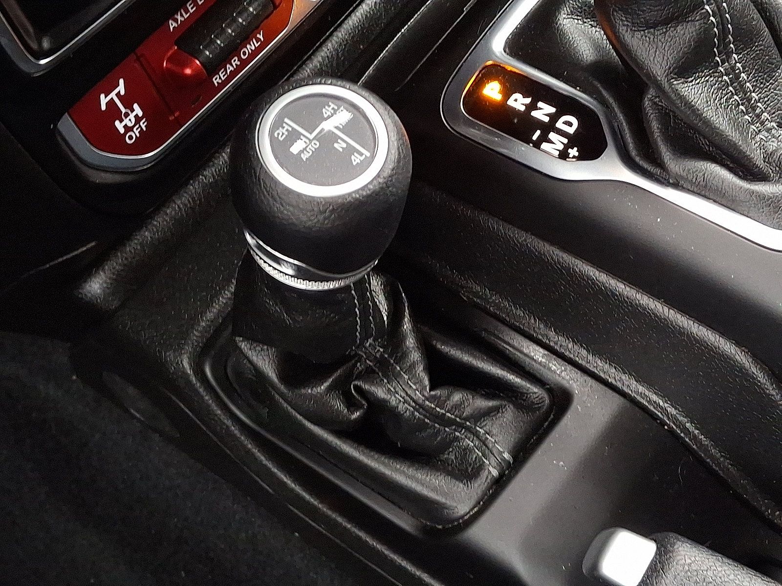 Certified 2024 Jeep Wrangler Unlimited AWD/4WD image 24