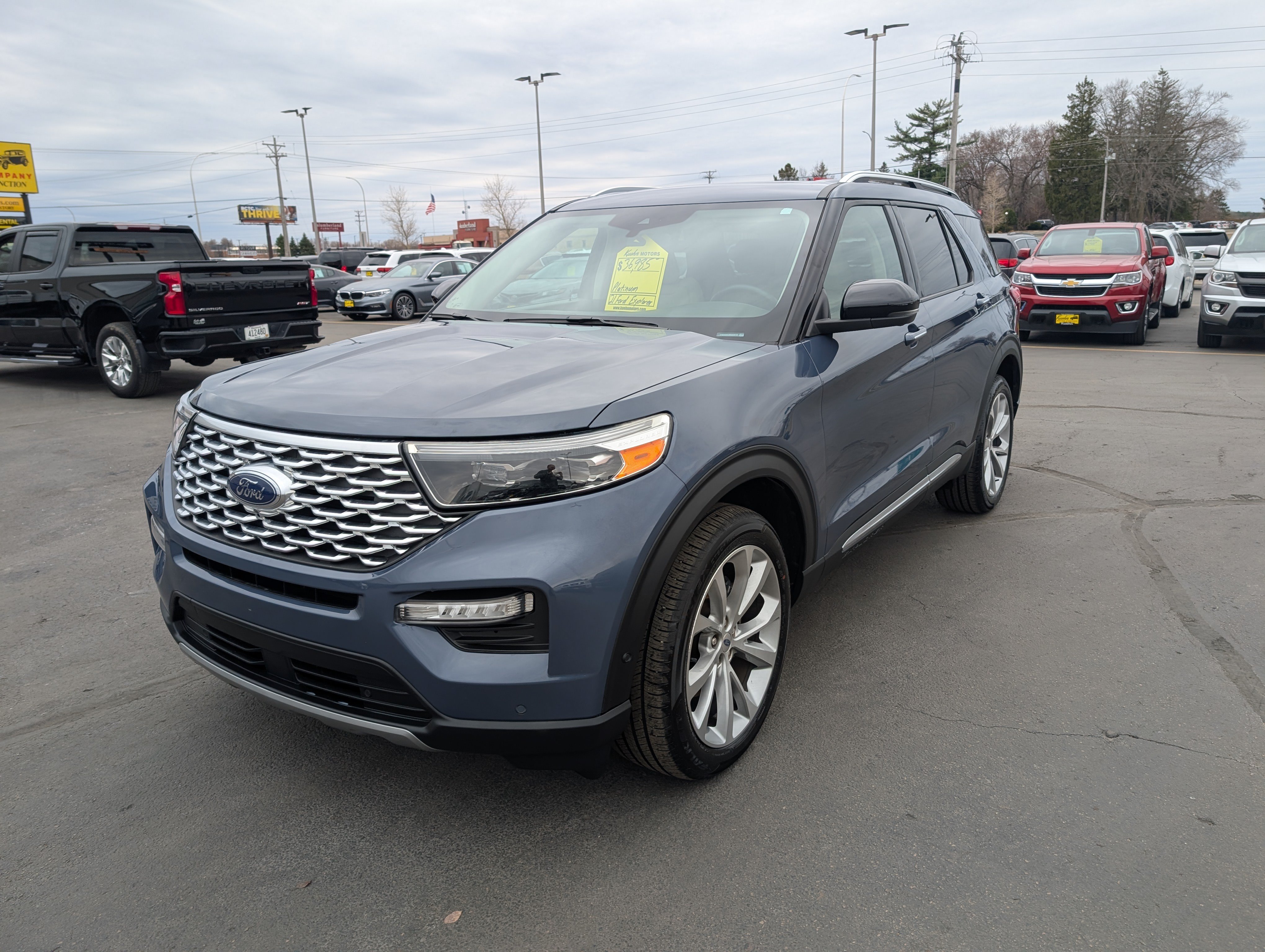 Used 2021 Ford Explorer Platinum w/ Equipment Group 601A AWD/4WD image 4