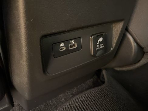 Used 2024 Nissan Frontier SV w/ SV Convenience Package image 35