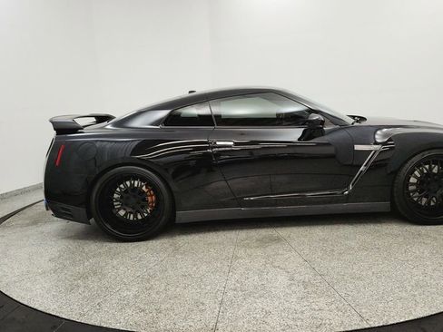 Used 2014 Nissan GT-R Black Edition AWD/4WD image 6