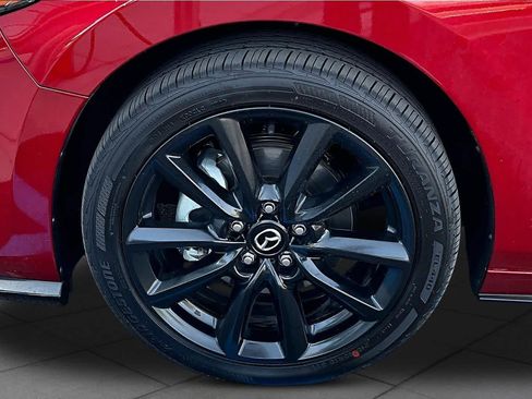 Used 2025 MAZDA MAZDA3 Hatchback w/Premium Plus Pkg image 11