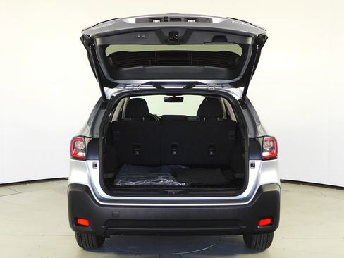 Certified 2025 Subaru Outback Premium image 10