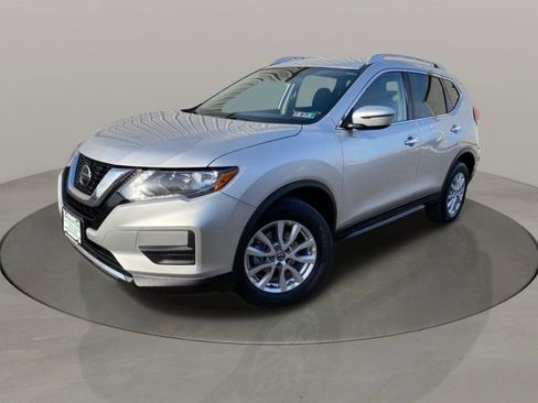Used 2019 Nissan Rogue SV image 1