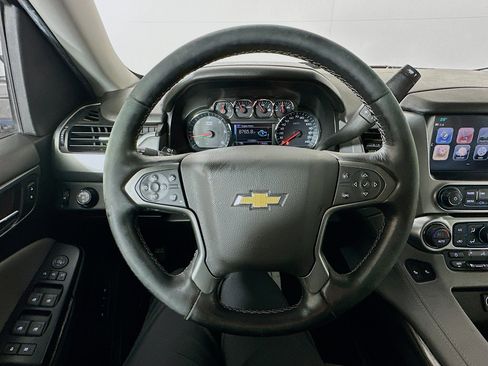 Used 2019 Chevrolet Suburban LT image 11