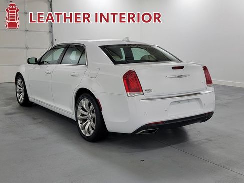 Used 2019 Chrysler 300 Touring L w/ Quick Order Package 22F image 7