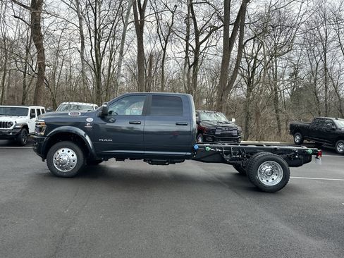 New 2026 RAM 5500 Laramie w/ Laramie Trim Package image 27