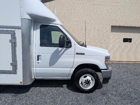 Used 2024 Ford E-350 and Econoline 350 Super Duty w/ Power Windows & Locks Group RWD image 20