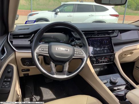 Used 2022 Jeep Grand Cherokee L Limited image 6