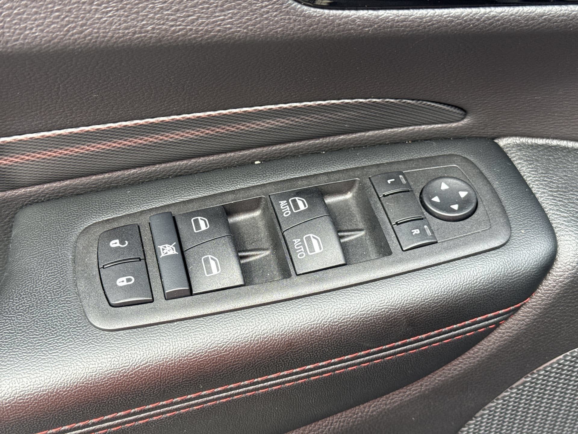 Used 2025 Dodge Durango GT AWD/4WD image 15