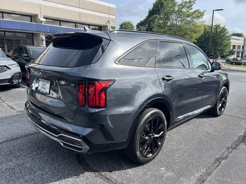 Certified 2023 Kia Sorento SX FWD image 5
