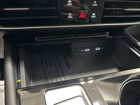 Certified 2025 Volkswagen Atlas Peak Edition SE image 65