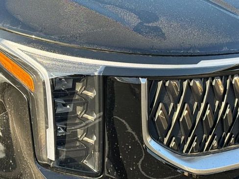 New 2026 Kia Carnival EX FWD image 34
