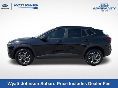 Used 2024 Chevrolet Trax LT FWD image 4