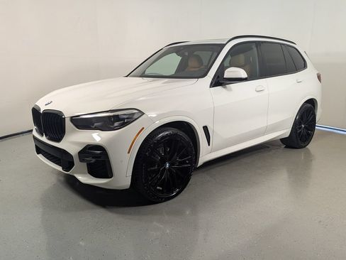 Used 2023 BMW X5 sDrive40i w/ M Sport Package RWD image 3