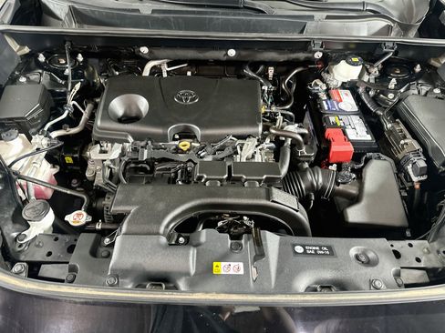 Used 2020 Toyota RAV4 XLE FWD image 32