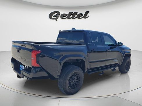 Certified 2025 Toyota Tacoma SR5 AWD/4WD image 5