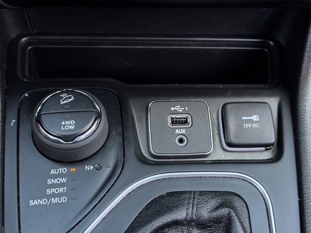Used 2021 Jeep Cherokee Latitude Lux w/ Trailer Tow Group AWD/4WD image 20