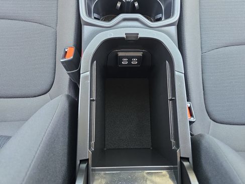 Certified 2025 Toyota RAV4 LE FWD image 18