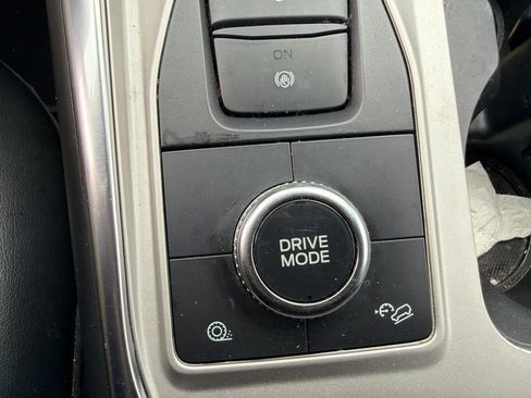 Used 2023 Ford Explorer XLT w/ Equipment Group 202A AWD/4WD image 27