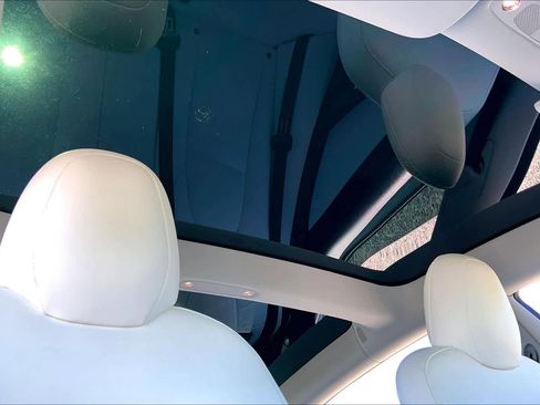 Used 2020 Tesla Model 3 Standard Range Plus image 14