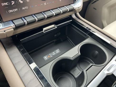 New 2026 GMC Yukon XL Denali image 21