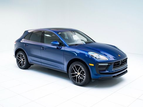Used 2025 Porsche Macan image 7