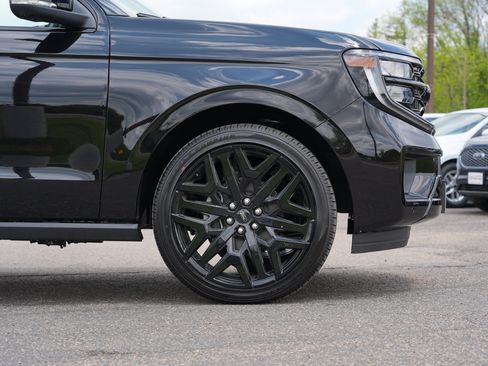 New 2026 Ford Expedition Platinum w/ Stealth Performance Package AWD/4WD image 13