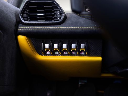 Used 2024 Lamborghini Huracan Tecnica image 20