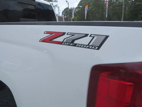 Used 2018 Chevrolet Silverado 1500 LTZ Z71 w/ LTZ Plus Package AWD/4WD image 10