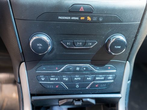 Used 2019 Ford Edge SEL w/ Equipment Group 201A AWD/4WD image 22