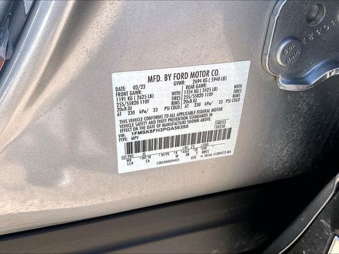 Used 2023 Ford Explorer Limited image 16