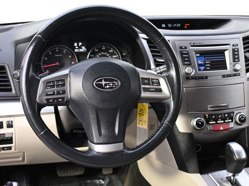 Used 2014 Subaru Outback 2.5i Premium image 9