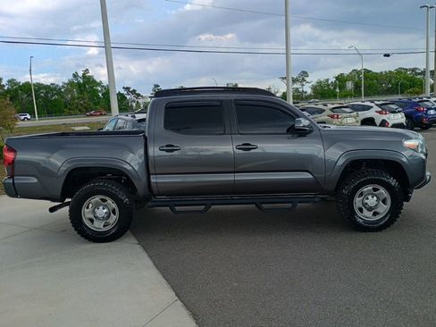 Used 2022 Toyota Tacoma SR w/ SR Convenience Package image 4