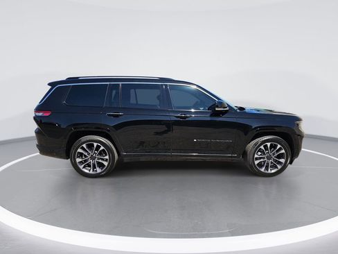 Used 2022 Jeep Grand Cherokee L Overland w/ Luxury Tech Group IV AWD/4WD image 2