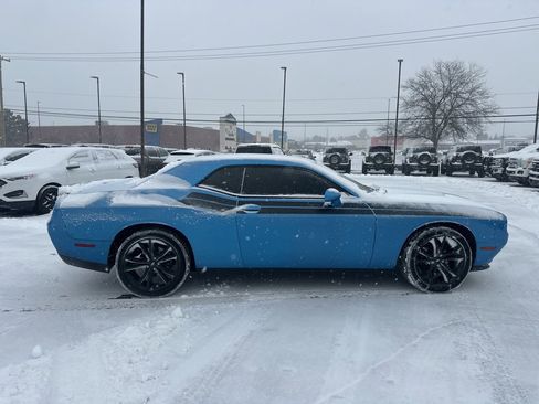 Used 2018 Dodge Challenger SXT w/ Blacktop Package image 4