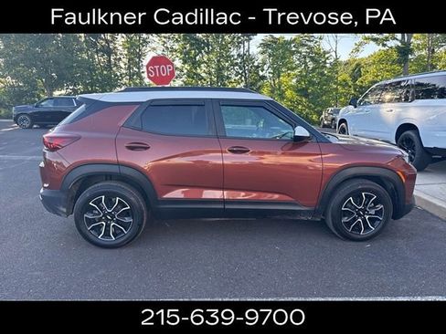 Used 2021 Chevrolet TrailBlazer ACTIV w/ Convenience Package FWD image 2