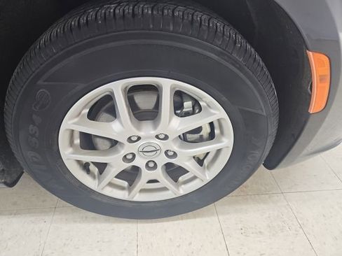 Used 2023 Chrysler Pacifica Touring-L FWD image 21